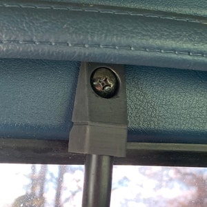 1st Gen Mitsubishi Montero SWB Cargo Bar Mount / Anchors MB289802