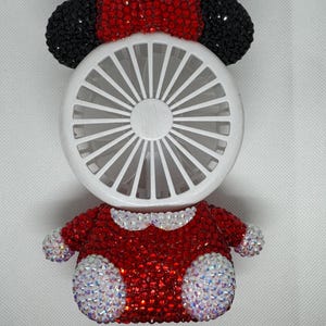Minnie Mouse fan