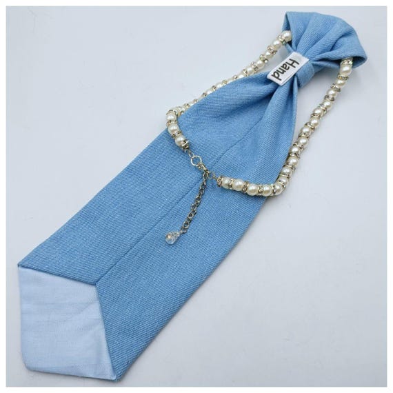 Denim Embellished Women\'s Tie - Blue with Rhinestones NOT YOUR TYPICAL TIE – AKIRA main image 4