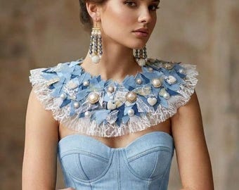 Een spijkerketting met parels en oorbellen is een handgemaakt accessoire in de shabby-chic stijl.