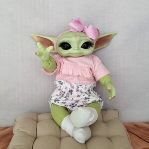 AANGEPASTE BESTELLING reborn baby Yoda-pop origineel groen met geleed lichaam, baby Yoda herboren, aanpasbaar cadeau Grogu-pop, de Mandalorian afbeelding 7