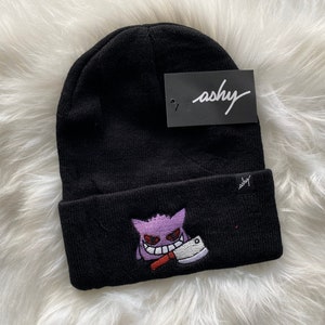 Berretto lavorato a maglia con risvolto ricamato Gengar / Pokemon / Tipo oscuro / Coltello machete / Idee regalo carine per Natale o compleanno