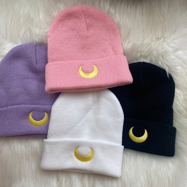 Bonnet en tricot à revers brodé inspiré de Sailor Moon | Luna, Artemis et Diana | Jolies idées de cadeaux de Noël ou d'anniversaire