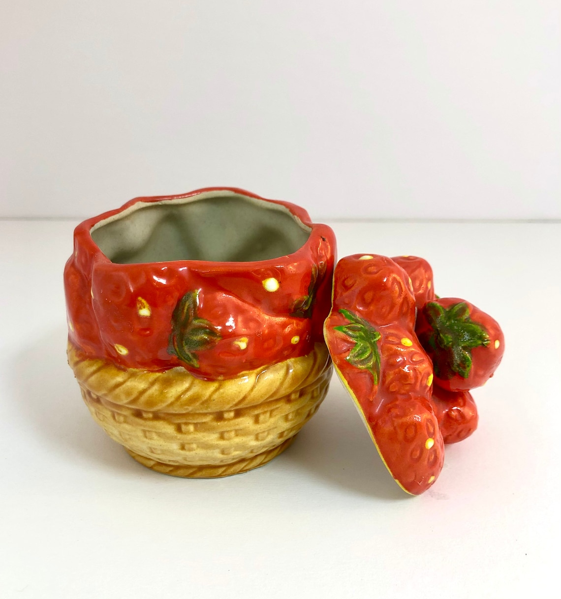 A sweet vintage strawberry ceramic sugar bowl. Could | Etsy