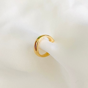 Simple Thin Ear Cuff, Gold Ear Cuff, Cartilage Ear Wrap, 18k Gold Filled Ear Cuff, Minimalist Ear Cuff, No-Piercing Earring, Conch Ear Cuff
