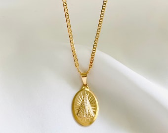 Cadena de la Virgen de la Caridad del Cobre bañada en oro de 18 quilates, collar de cadena de Nuestra Señora de la Caridad para hombre, collar católico para hombre, joyería religiosa