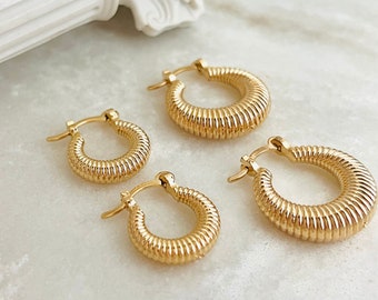 18Kゴールドフィルド クロワッサンツイストフープピアス（K61） - Etsy 
