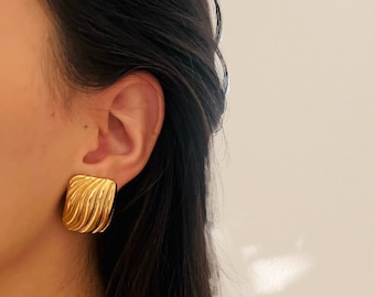 Chunky Gold Rectangle Earrings, Vintage Stud Earrings, Bold Geometric Earrings, Statement Rectangle Earrings, Textured Earrings