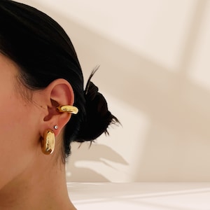 Gros bijou d'oreille en or, bijou d'oreille sans piercing, contour d'oreille créole doré, tour d'oreille audacieux, tour d'oreille rempli d'or, tour d'oreille conque