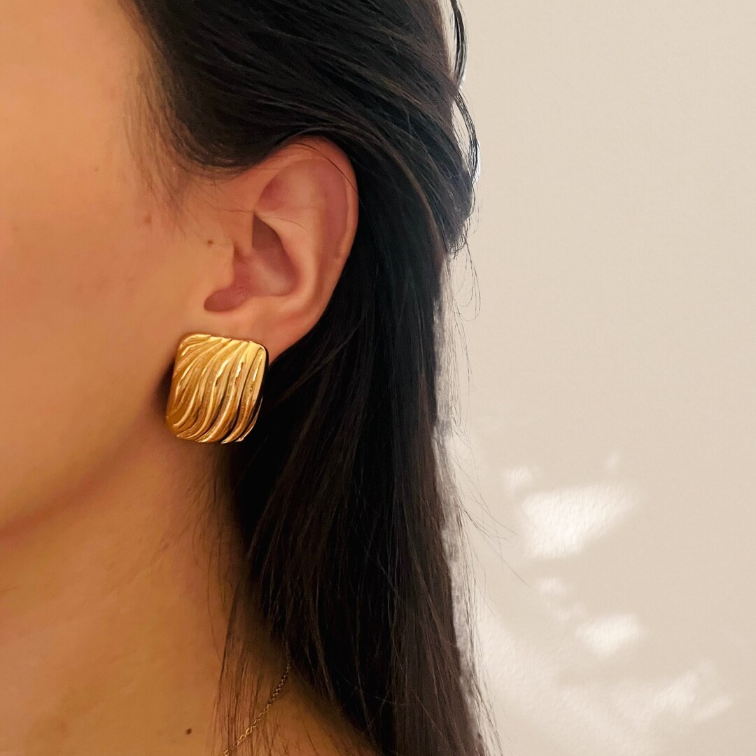 ◆VINTAGE HOLLYWOOD◆ Bumpy Round Earrings VH239OEA003B Elizabeth Taylor Gold Rose Chunky Hoop Love Blooms Vintage