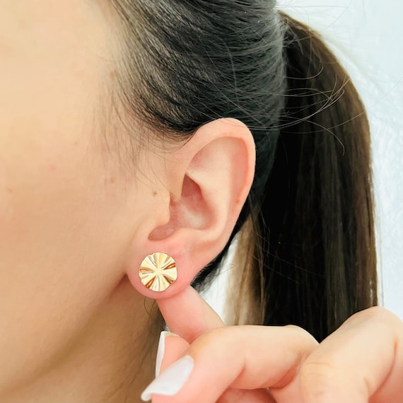 Hammered Gold Earrings, Circle Earrings, Gold Disc Earrings, 18k Gold Filled Studs, Geometric Earrings, Abstract Earrings