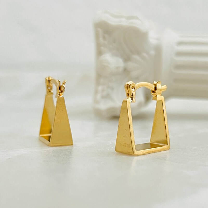 Geo Triangle Hoops