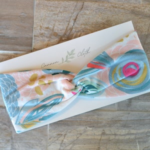 Floral Feminine Twist Headband / Stretch Knotted Flower Headband / Pink Yoga Headband
