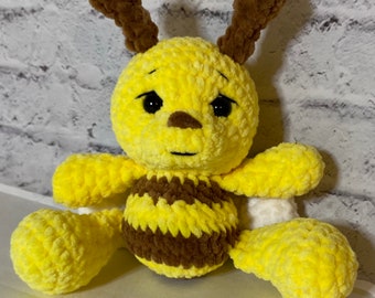 Small, soft crochet bee/ Plush crochet bee/ Handmade cute toy/ Cute bee/ Toy for baby/ Gift for kids or baby.