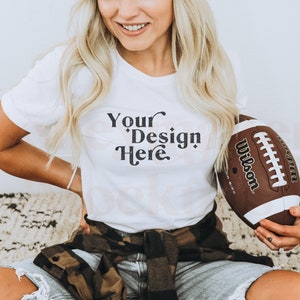 Mockup di tela Bella bianca 3001 / Mockup di maglia da calcio / Mockup del giorno della partita / Mockup sportivo / Mockup di squadra / Mockup autunnale / Mockup del Superbowl