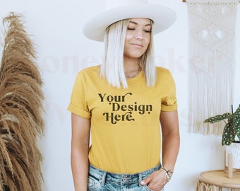 Bella Canvas 3001 mock-up | Shirt Bella canvas mosterd | Mockup geel T-shirt | Mockup voorjaarsshirt | Mockup zomer-T-shirt | Modelmodel