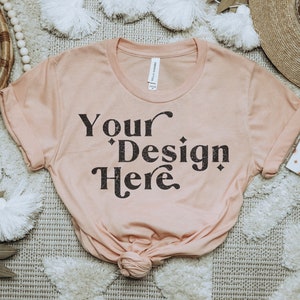 Maqueta de camiseta para el Día de la Madre / Maqueta Bella Canvas 3001 / Maqueta de camiseta Bella Canvas Heather Peach / Maqueta de camiseta Flat Lay / Maqueta de camiseta Heather Peach