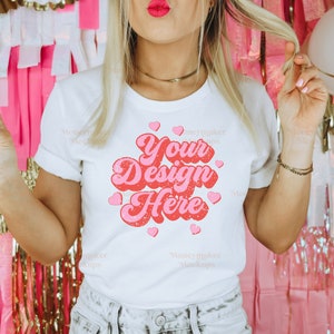 Mockup Valentijnsdag | Bella Canvas 3001 witte mock-up | Mockup valentijnsshirt | Mockup verjaardagsshirt | Mockup shirt vrijgezellenfeest