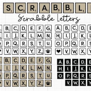 Może przedstawiać: Czarno-białe płytki do gry Scrabble z literami S, C, R, A, B, B, L i E. Płytki są ułożone w rzędzie. Słowo "Scrabble Letters" jest napisane czarnym kursywą pod płytkami.