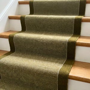 Olijfwollen loper: moderne platgeweven loper in de gang - Scandinavisch Japandi-minimalistisch - tapijt uit het midden van de eeuw
