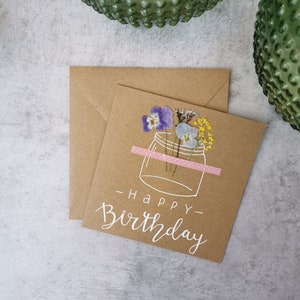 Biglietto con fiori secchi “Buon Compleanno I” – compleanno, congratulazioni, congratulazioni