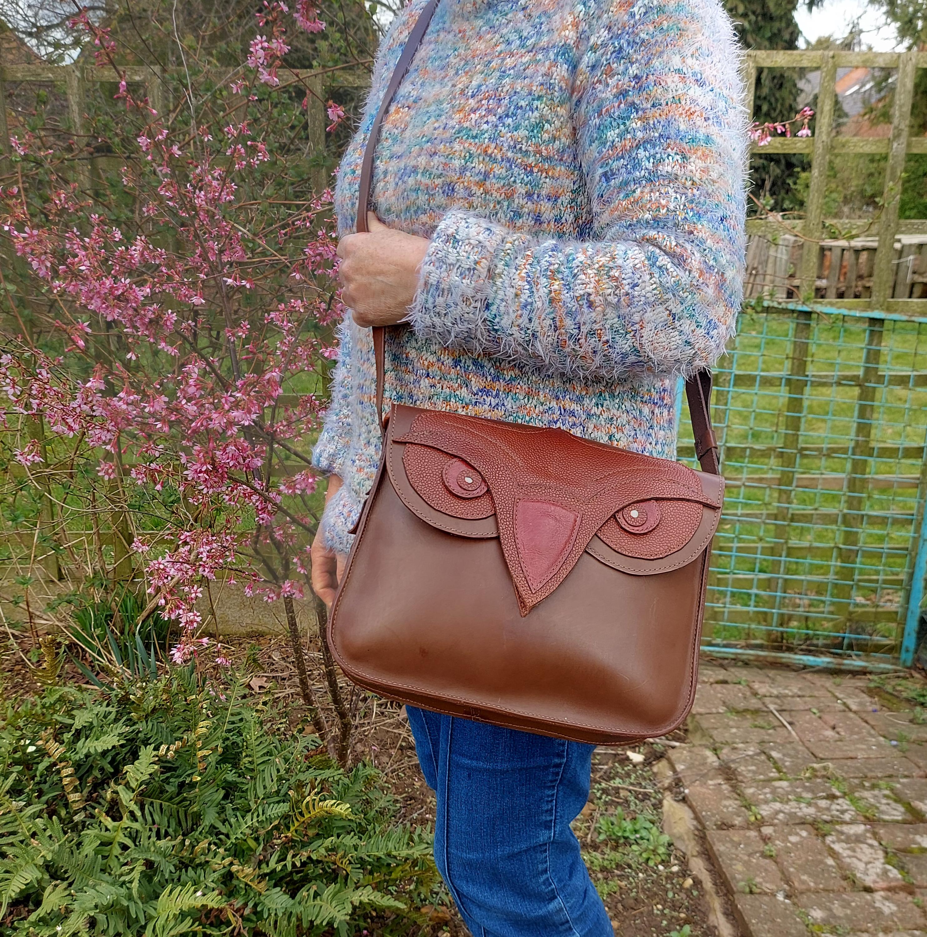 Brown leather owl shoulder bag. crossbody bag.