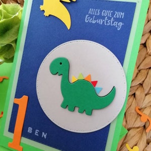Geburtstagskarte Dino, grüne Klappkarte mit passendem Umschlag, personalisiert