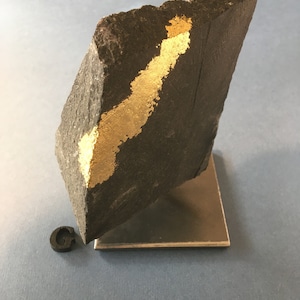 gold sculpture