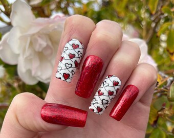 Press on nails|Valentine’s Day nails|Heart nails|Glitter nails|Red nails|Sparkle nails|Winter nails|spring nails|Summer nails|Love nails|