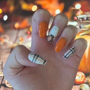 Press on Nails|Fall Nails|Pumpkin Nails|Autumn Nails|Press ons|Fall|Gel Nails|Plaid Nails|Halloween Nails|Nails|Spooky Nails|Orange Nails