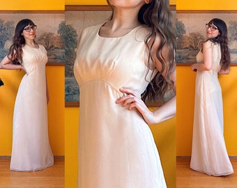 Robe longue vintage des années 70 en mousseline de soie beige // Taille M