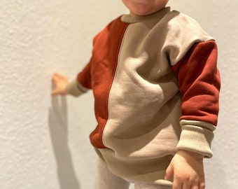 Sweater made of organic cotton and red/beige color block design