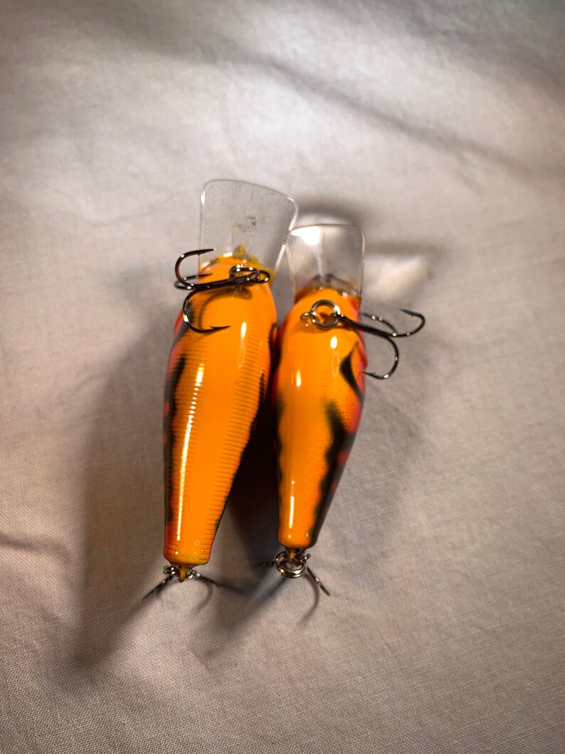 Custom painted crankbait craw pattern