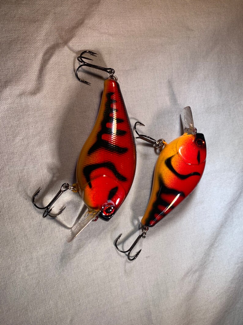 Custom painted crankbait craw pattern