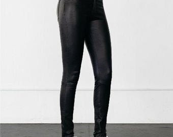Calça feminina e infantil em couro de cordeiro 100% legítimo e macio, com modelagem skinny e stretch, estilo legging.