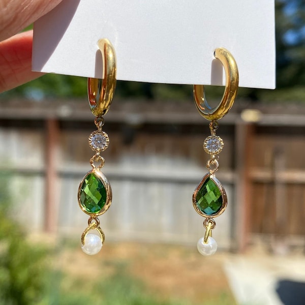 Green Emerald Green Drop Pearl Earrings - Evelyn Hugo Inspired Jewelry