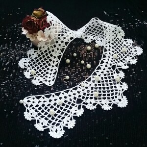 Victorian Style Lace Crochet Collar Necklace | White Peter Pan Detachable Collar