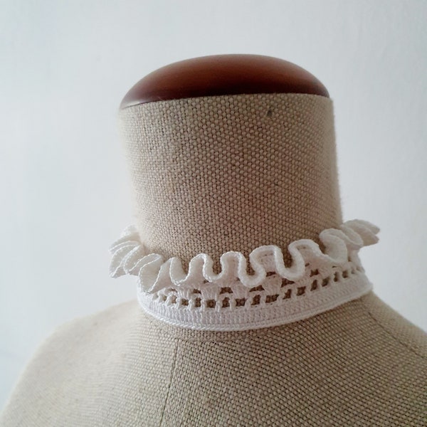 White Crochet Neck Ruff Choker, Elizabethan Style Ruffled Collar