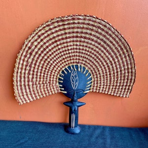 Grand éventail à Main Africain Tissé - Décoration Murale Ou Accessoire De Mariage, Dimensions 43x23 Cm, En Jonc