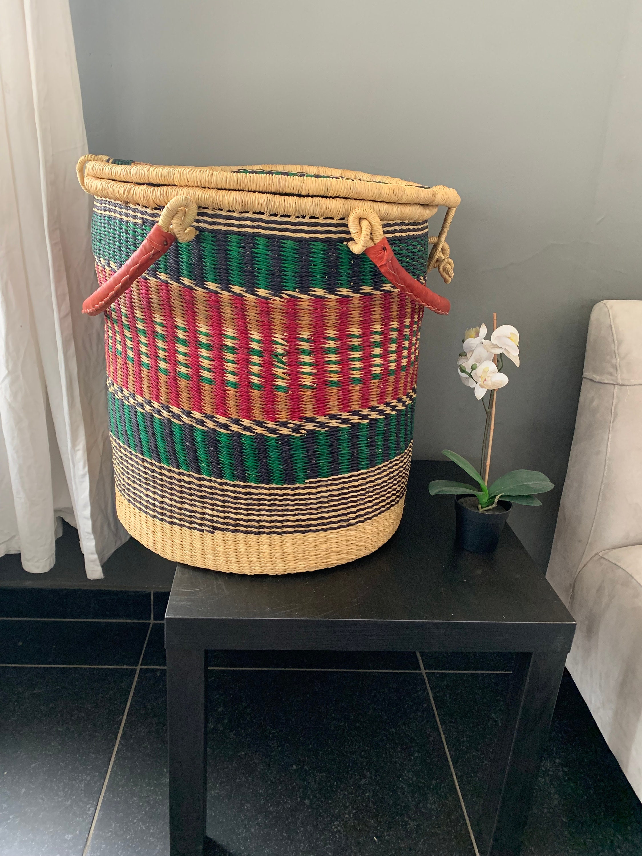 cesta con productos de limpieza para la higiene del hogar 15260327 Foto de  stock en Vecteezy