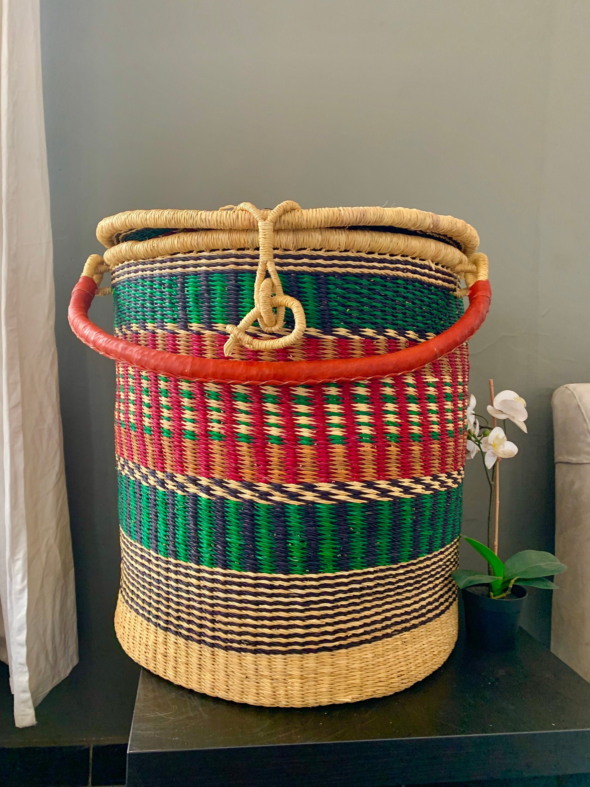 cesta con productos de limpieza para la higiene del hogar 14938519 Foto de  stock en Vecteezy