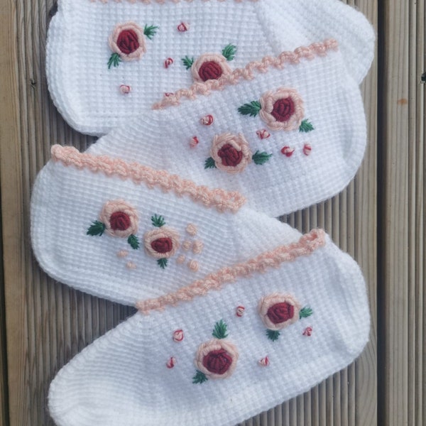 Chaussette faite à la main, Patiqa brodée de fleurs, patik turc, crochet tunisien, chaussettes pantoufles femme tricotées à la main