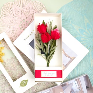 Confezione regalo Flowers / Tulipani / Regalo messaggio personalizzato / Fiori primaverili / Bouquet fatto a mano / Fiori di tulipano di carta / Disposizione floreale / Regalo