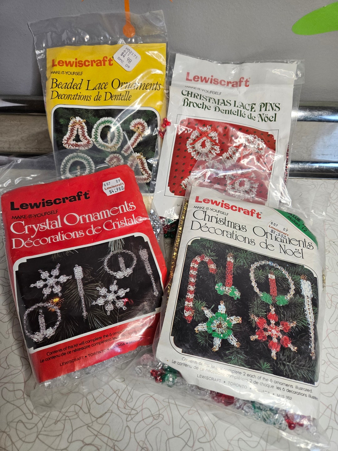 Vintage Christmas Bead Craft Kits, Decorative Lace Pin Crafts, Beaded