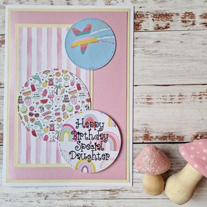 Geburtstagskarte für Tochter, personalisierte Karten, rosa Karten, benutzerdefinierte Karten, Regenbogen Karte, Teenager Karte, Girly Geburtstag, Karten mit Regenbögen,