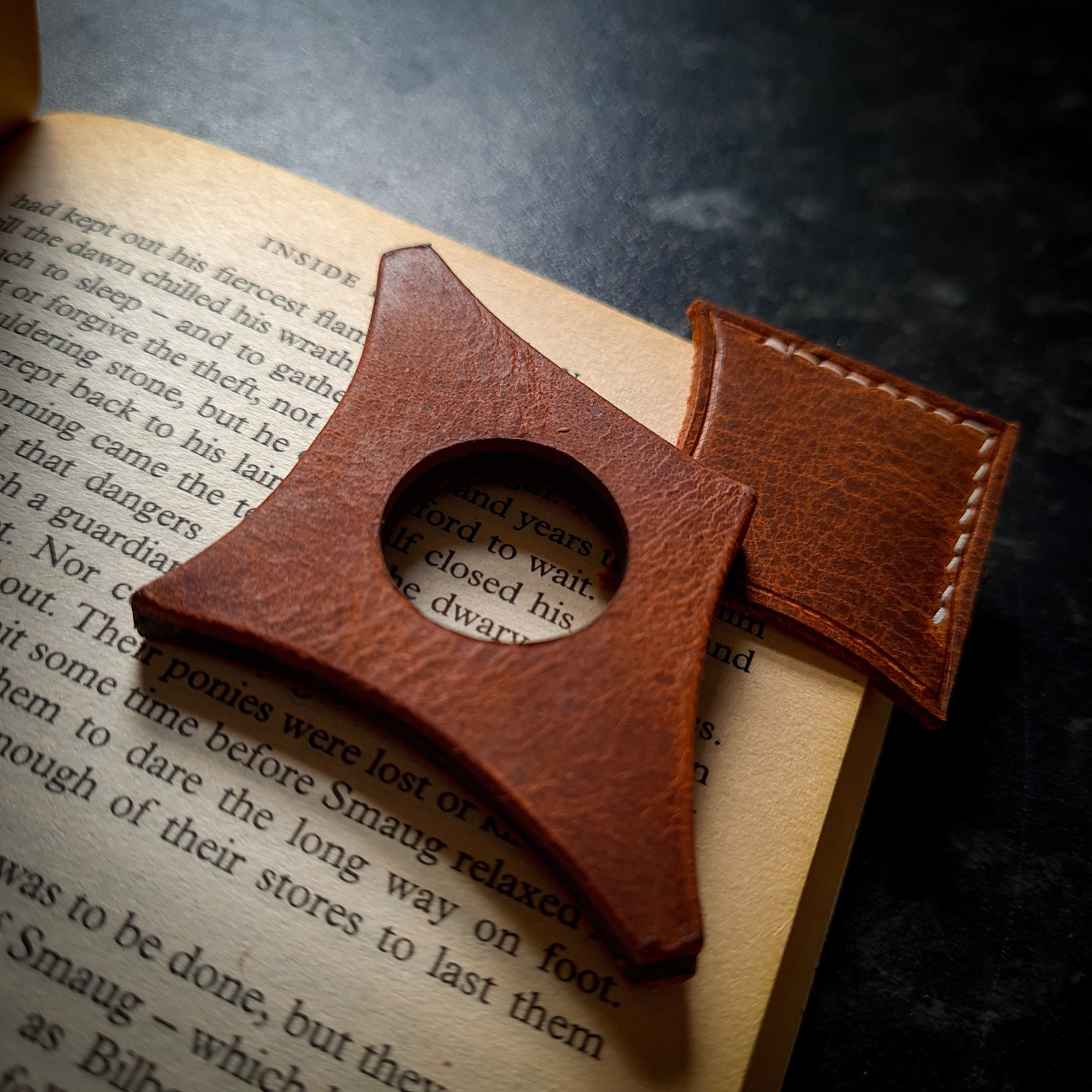 2 Pieces Thumb Book Page Holder Unique Book Lovers Bookworm Gifts Large - 0.86‘’ Book Reading Accessorie 