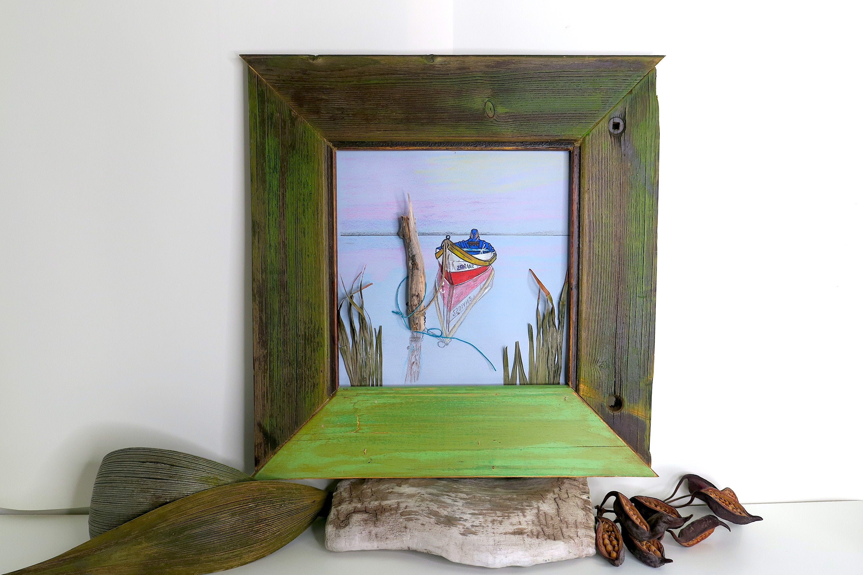 Peinture Atmosphérique Dans Un Cadre Carré Original en Vieux Bois, Bateau sur Le Quai, Décoration Bo