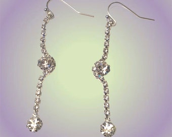 Crystal bedazzled flower drop earrings<3