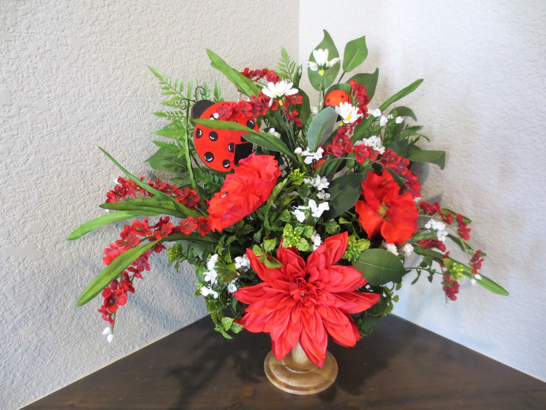 Ladybug Candlestick Table Decor, Red and White Table Arrangement ...