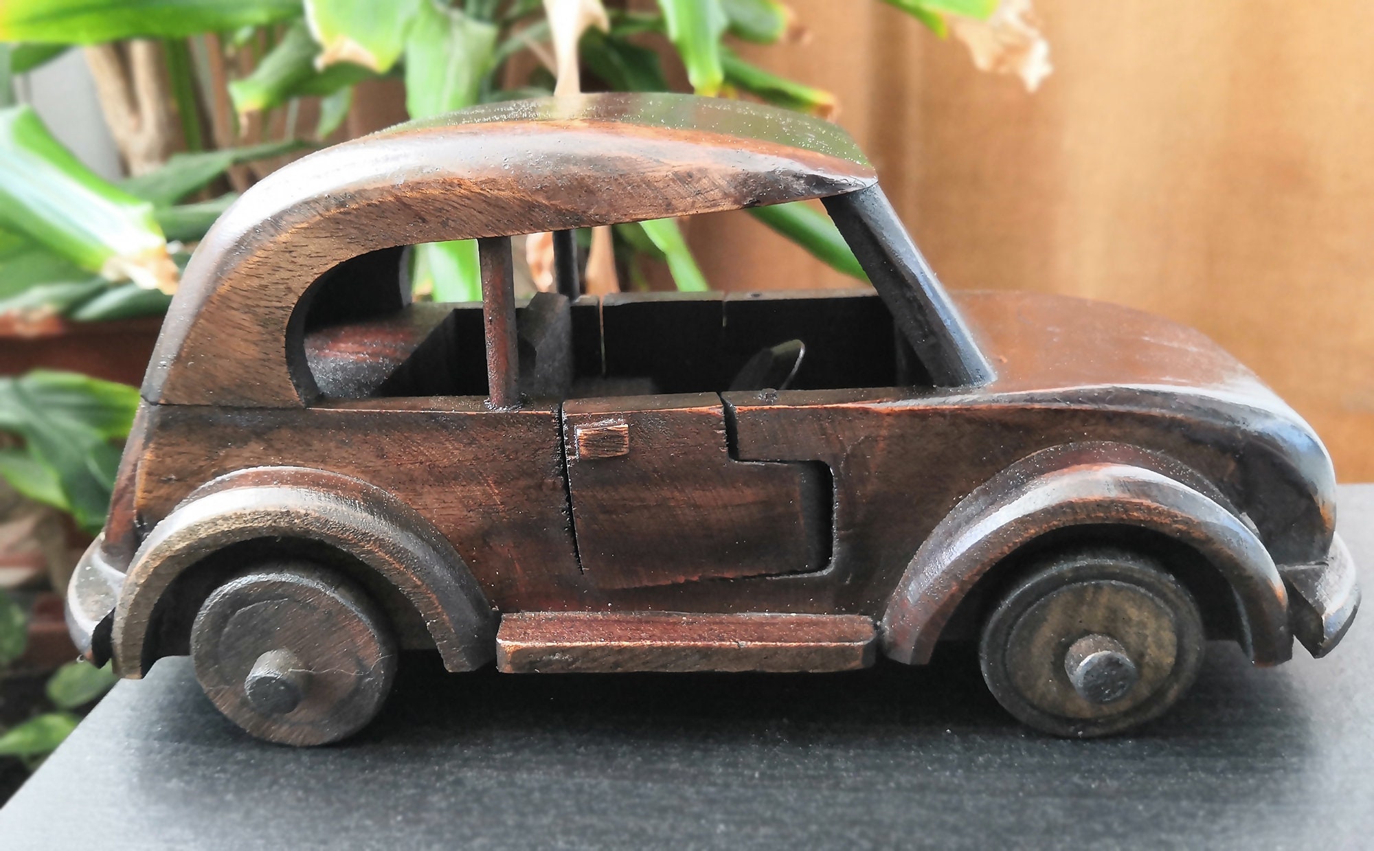 Modelo de coche de madera vintage con ruedas de trabajo y | Etsy